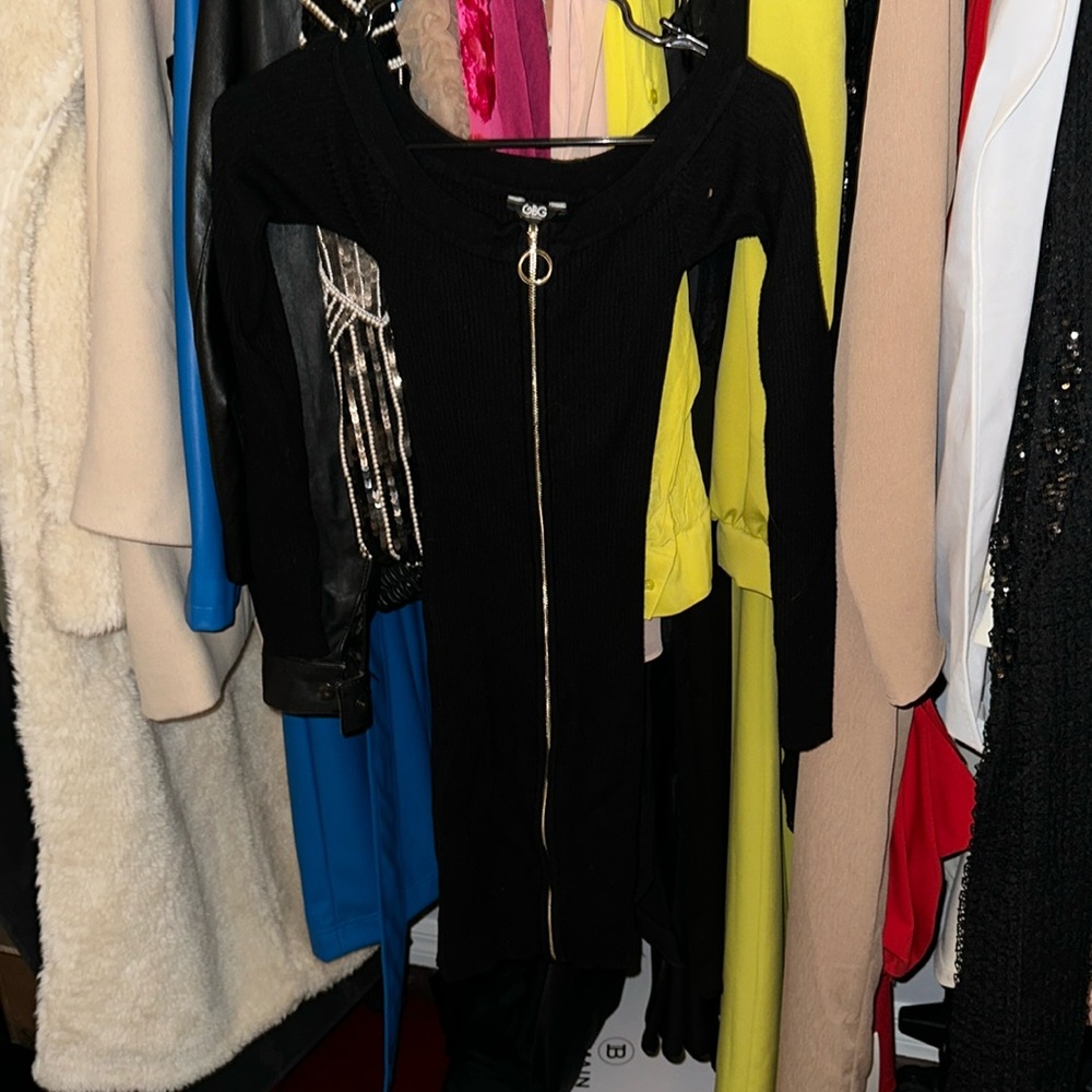 GBG LA stretch black dress with front zipper is a killer LBD in size small
